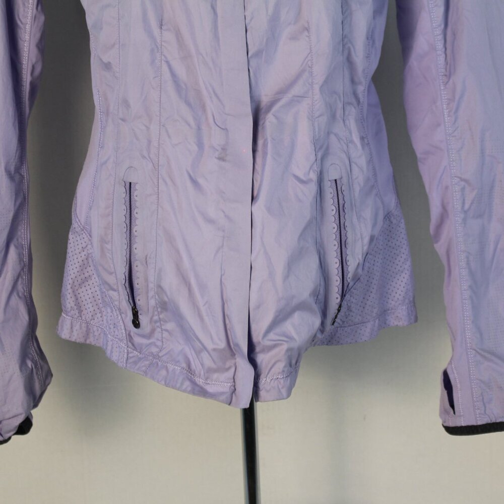 Lululemon - Picture 3 of 10